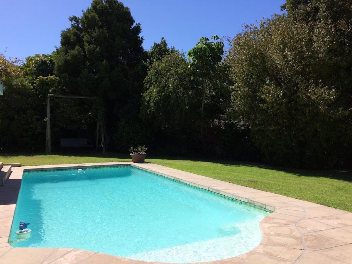 ケープタウン Camelot In Constantia Bed & Breakfast エクステリア 写真