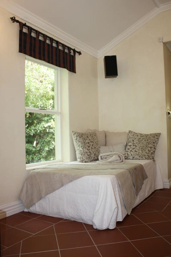ケープタウン Camelot In Constantia Bed & Breakfast エクステリア 写真