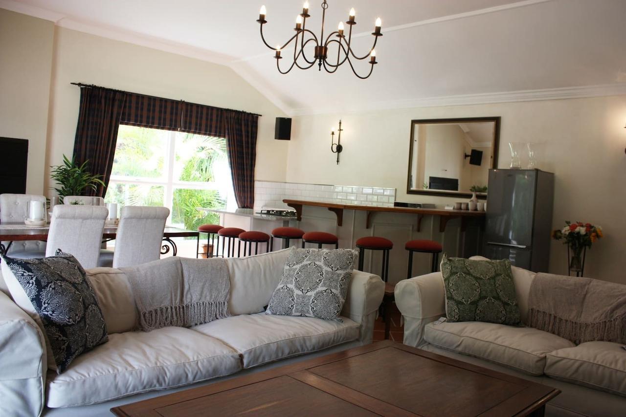 ケープタウン Camelot In Constantia Bed & Breakfast エクステリア 写真